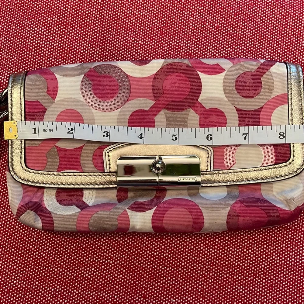 Vintage Coach wristlet/wallet - Picture 1 of 7
